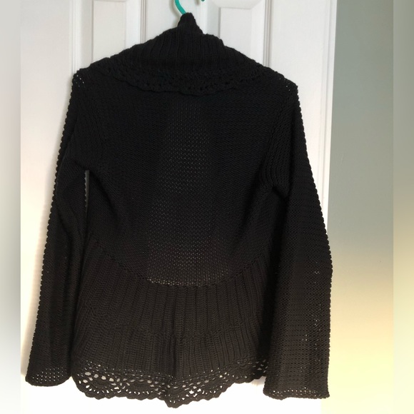 Women stylish sweater, never worn. - Picture 2 of 2